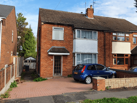 A traditional three bedroom semi-detached house within a pleasant cul-de-sac on the Franche side of Kidderminster, in need of renovation and improvement but offering a generous layout with immense potential and a very large garden.